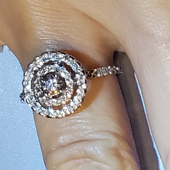 Brand new beautiful diamond 14K white gold ring - Picture 10 of 11